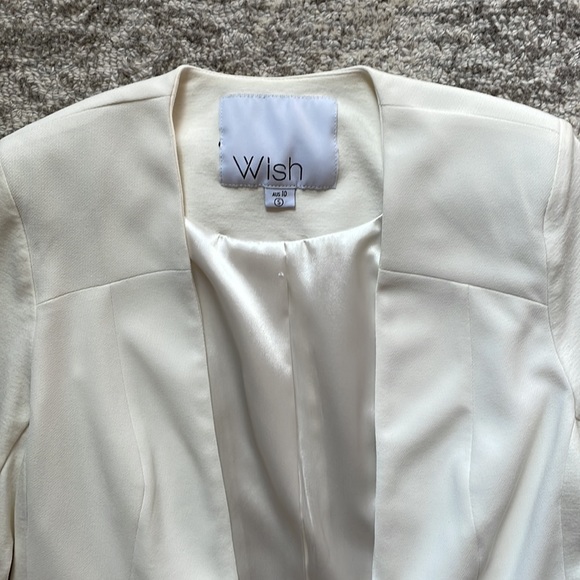 Cream blazer - Picture 2 of 4